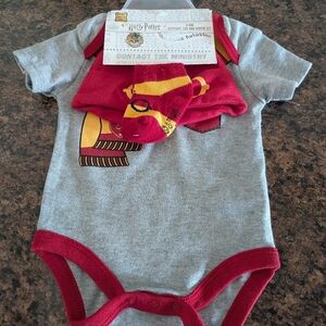Warner Bros. Grey & Red Harry Potter Baby One-Piece